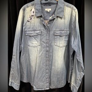 Reitmans Distressed Jean Button Up